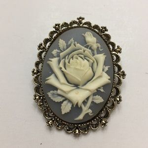 Vintage Cameo - Pin or Pendant!